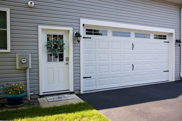 24/7 Emergency Garage Door Panel Replacement experts in Wilsonville, AL